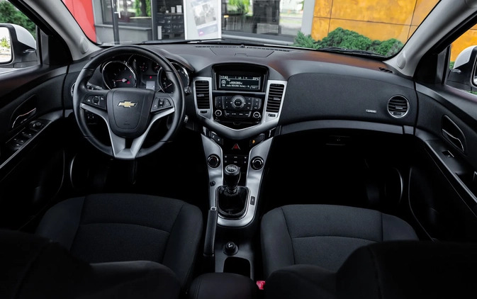 Chevrolet Cruze cena 26900 przebieg: 183000, rok produkcji 2012 z Radom małe 631